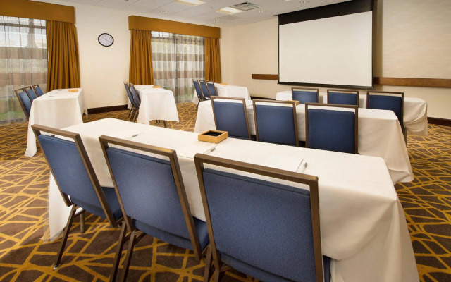 Hampton Inn & Suites Baltimore/Woodlawn