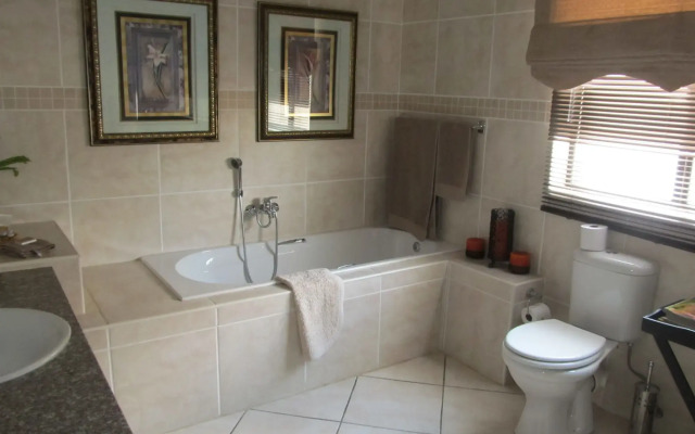 Casa Flora Guesthouse