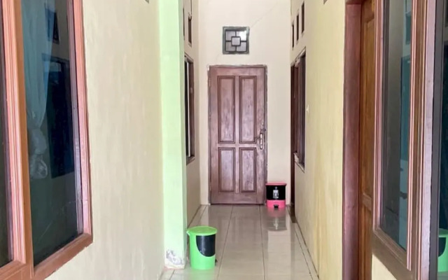 SPOT ON 93997 Sutangkas Kost