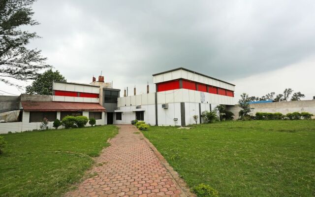 OYO 12777 Hotel Classic