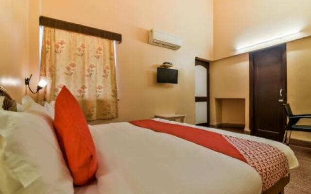 OYO 807 Hotel Gopika International