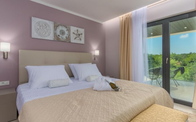 Deluxe Villa in Porec With Wellness Centre & Pool