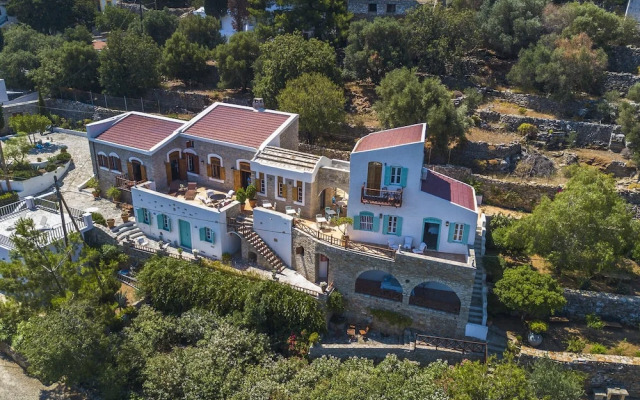 Emporio A Captivating 6-bed Villa in Nimborio