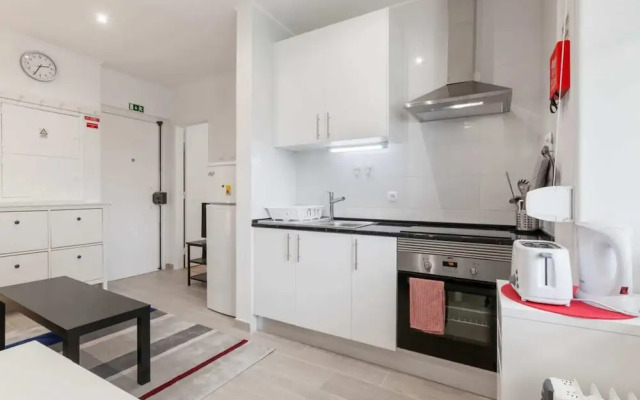 Beautiful 1 Bedroom Apartment Near Benfica