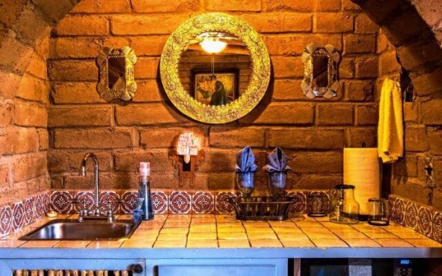 Casa Tierra Adobe Bed & Breakfast Inn