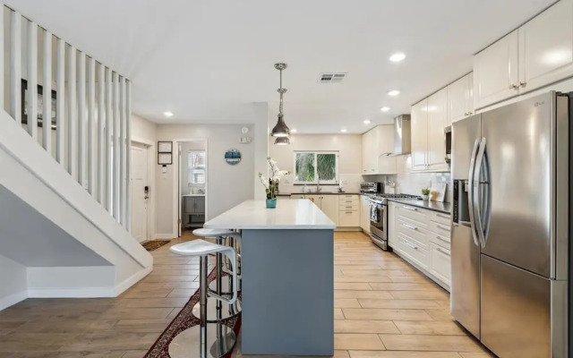 10 Colonial Drive