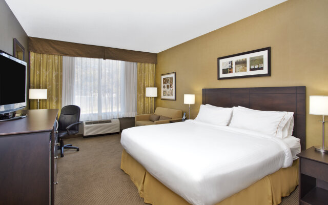 Holiday Inn Express & Suites Kingston Central by IHG