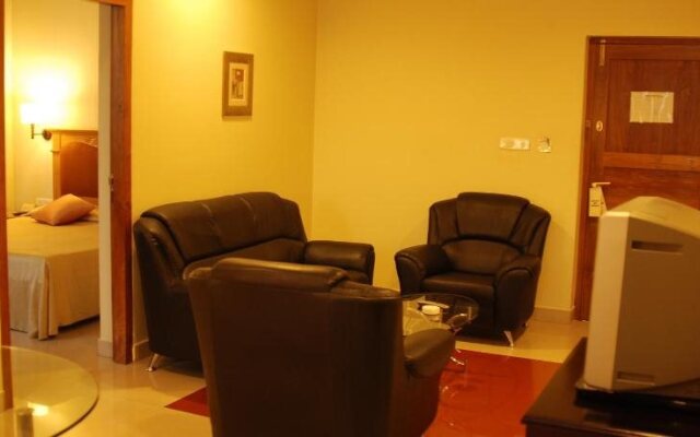 Club 7 Hotel