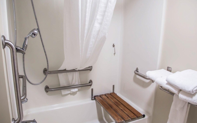 Comfort Suites Omaha East-Council Bluffs