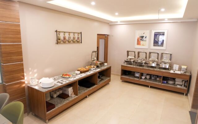 Hotel Sharda Residency
