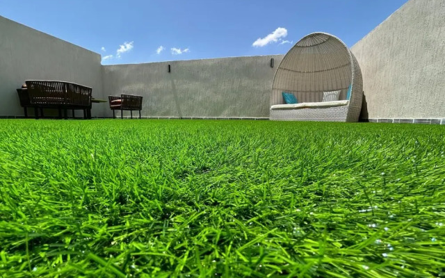 Elite House