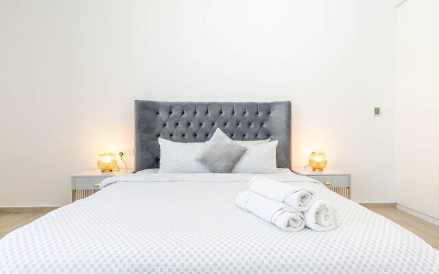 Whitesage - Stylish Retreat in JVC with Designer Swimming Pool