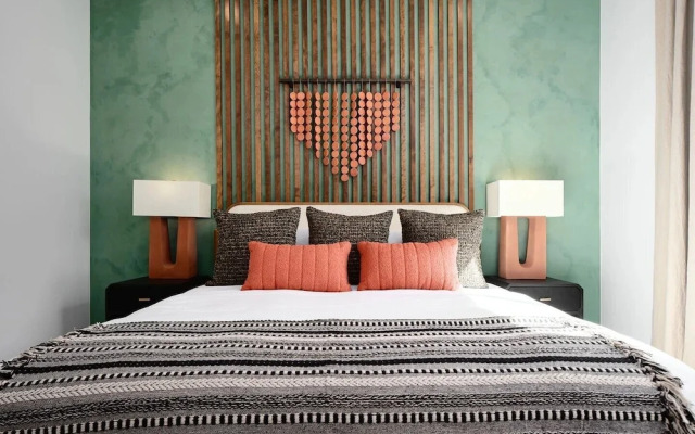 Luxe - Solstice Retreat - Heated Pools - 2 Homes