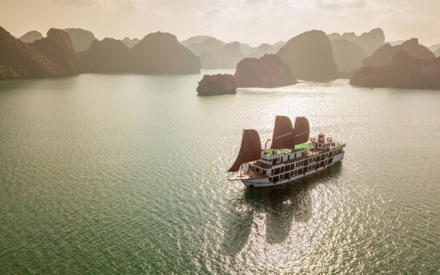 V'Spirit Premier Cruise