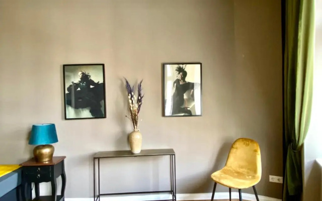 Leipzig-Suites No.12 4 Zimmer Apartment und Balkon