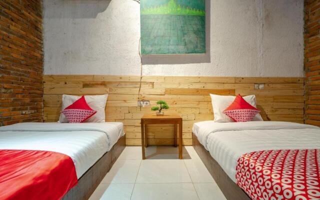 SPOT ON 1931 Kampung Osing Inn