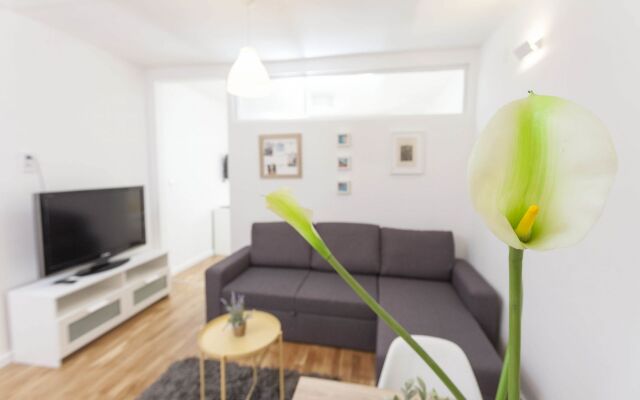 Apartment Maja - 50 m from beach : A2 Makarska, Riviera Makarska