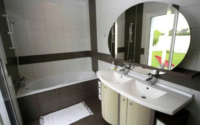 Luxurious Villa with Private Pool in Loctudy France