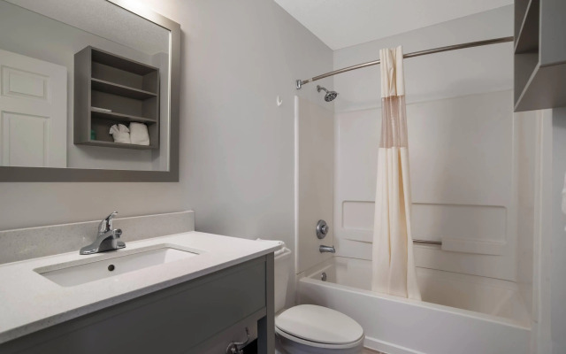 Suburban Studios Biloxi North Area