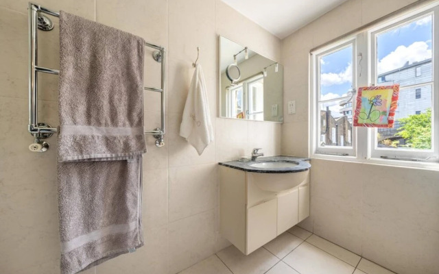 Stunning 3 Bedroom Apartment in Trendy Chalk Farm