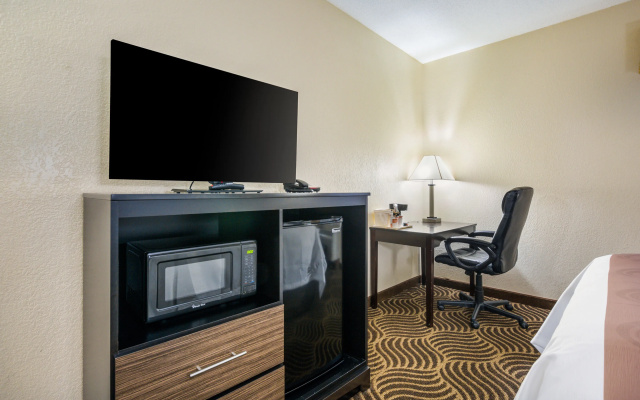 Quality Inn & Suites Florence - Cincinnati South