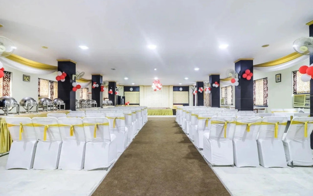 Om Hotel by OYO Rooms