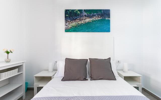 Home2Book Las Américas Bright Apartment