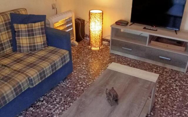 ''Mary's House'' Entire residence Olympiada Halkidiki Near to See 200m !