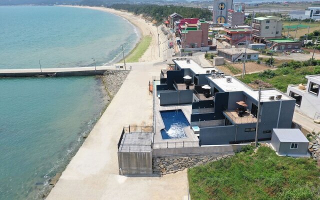 P-237 Spa & Pool Villa