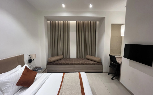 Hotel The Royal Vista