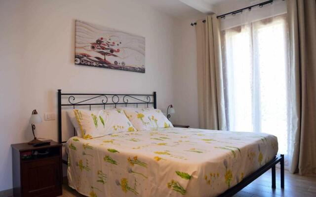 Casa Montefiore 13 Girasoli LT nella tranquilla campagna Marchigiana