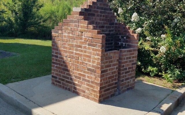 Travelers Inn & Suites