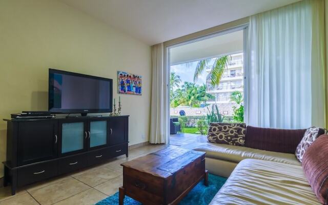 Beautiful Ground Floor Two Bedroom Suite at Ixchel