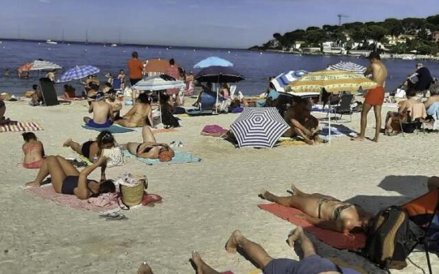 Ermitage studio, front de mer, plage 200m