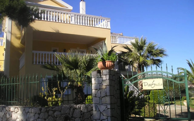 Nikolaos Studios Skala