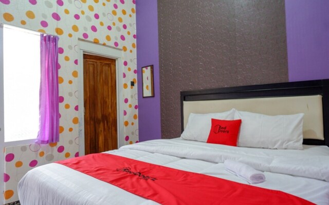 Ungu National Hotel by RedDoorz