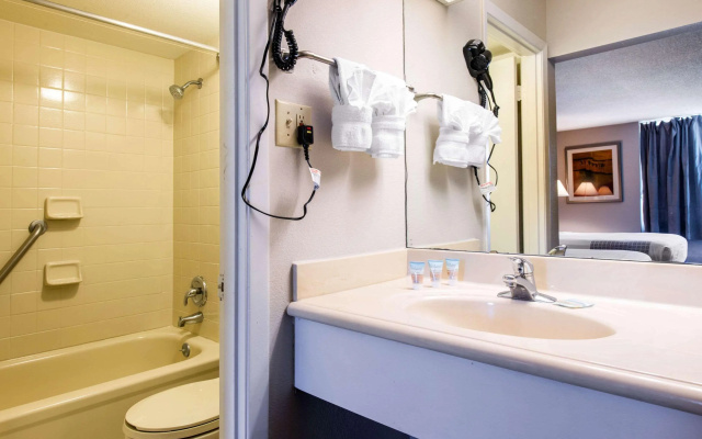 Econo Lodge Orlando Airport
