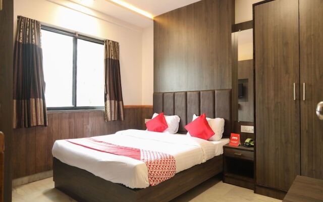 OYO 15542 Hotel Shivala