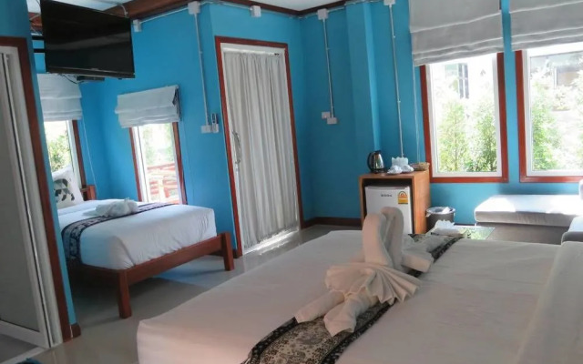 The Noi House and Restaurant Sunrise