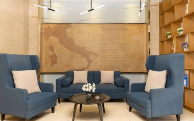 Yester Hotel (Yuxi Taobao Street Wanda Plaza)