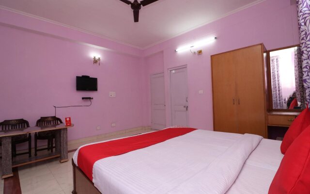 Moksh Hotel by OYO Rooms