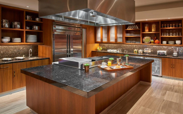 Clement Palo Alto – All-Inclusive Urban Resort