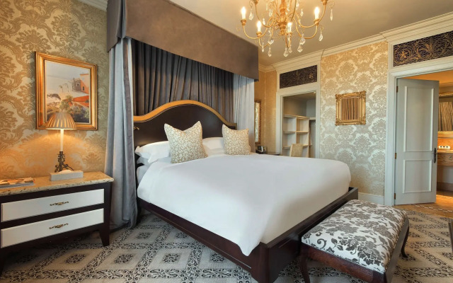 Palazzo Hotel
