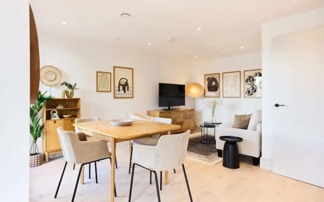 The South Wimbledon Hideout - Fancy 1bdr Flat With Balcony