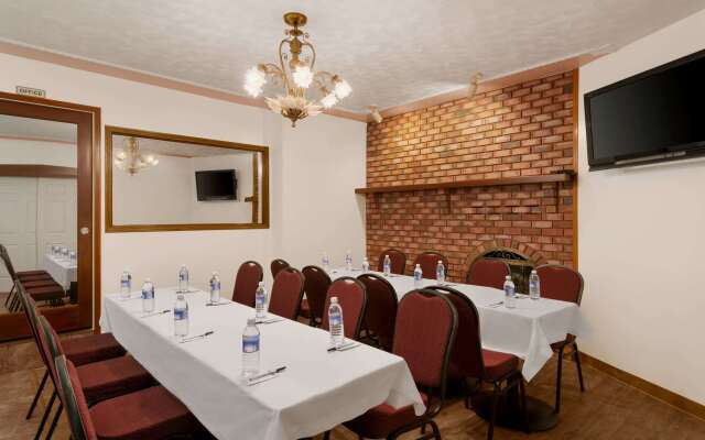 Travelodge by Wyndham Quesnel