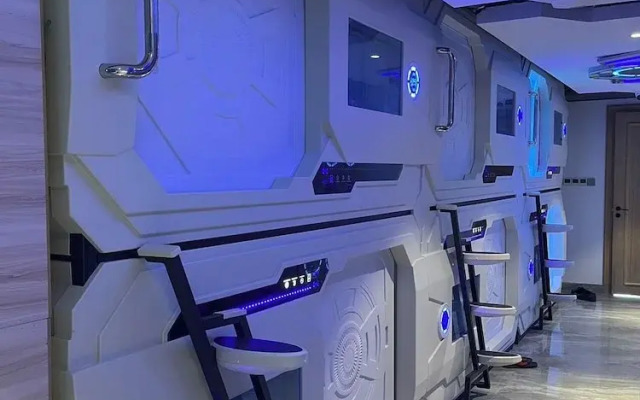 Jianpuke Space Capsule Backpacker Hostel