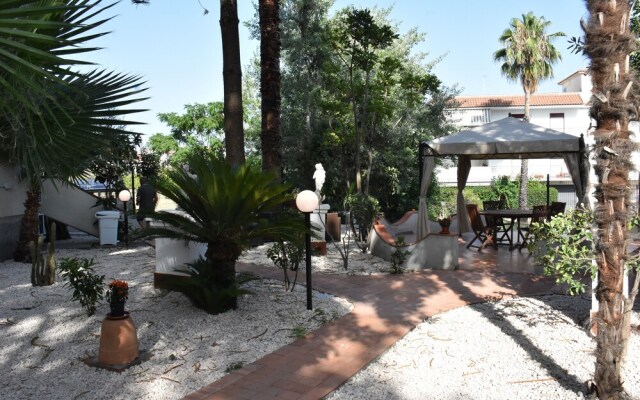 La Mimosa Guest House