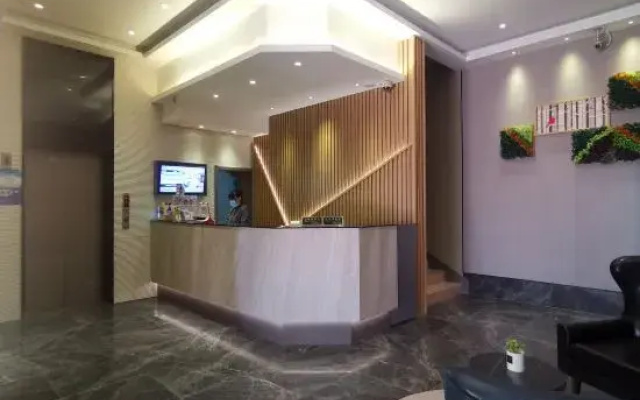 Homeinn Pebble Hotel (Shanghai Luheng Road Subway Station)