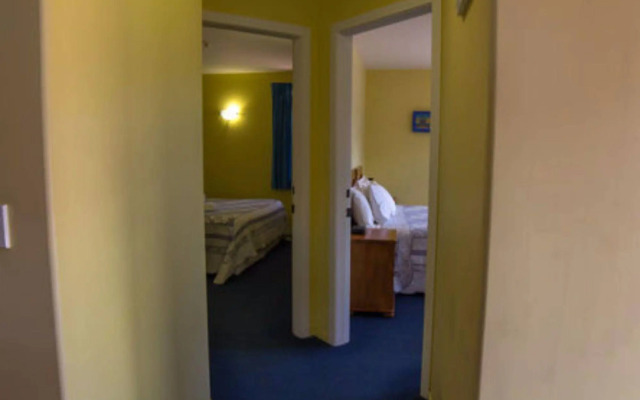 Boatshed Motel Apartments