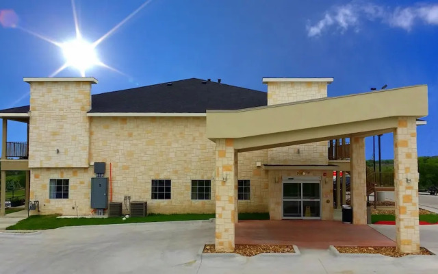 Westwood Inn Extended Stay by OYO Gonzales TX